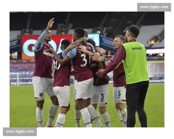 塞维利亚入局!齐尔克泽争夺战升温,西汉姆埃弗顿求租