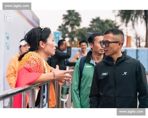 8 天 12 万美元!黄菲的逆袭:跑出来的人生奖杯 8 天 12 万美元!黄菲的逆袭:跑出来的人生奖杯