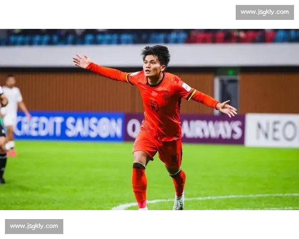 国足迎战乌兹别克斯坦生死较量检验新阵容与出线希望关键之夜成败